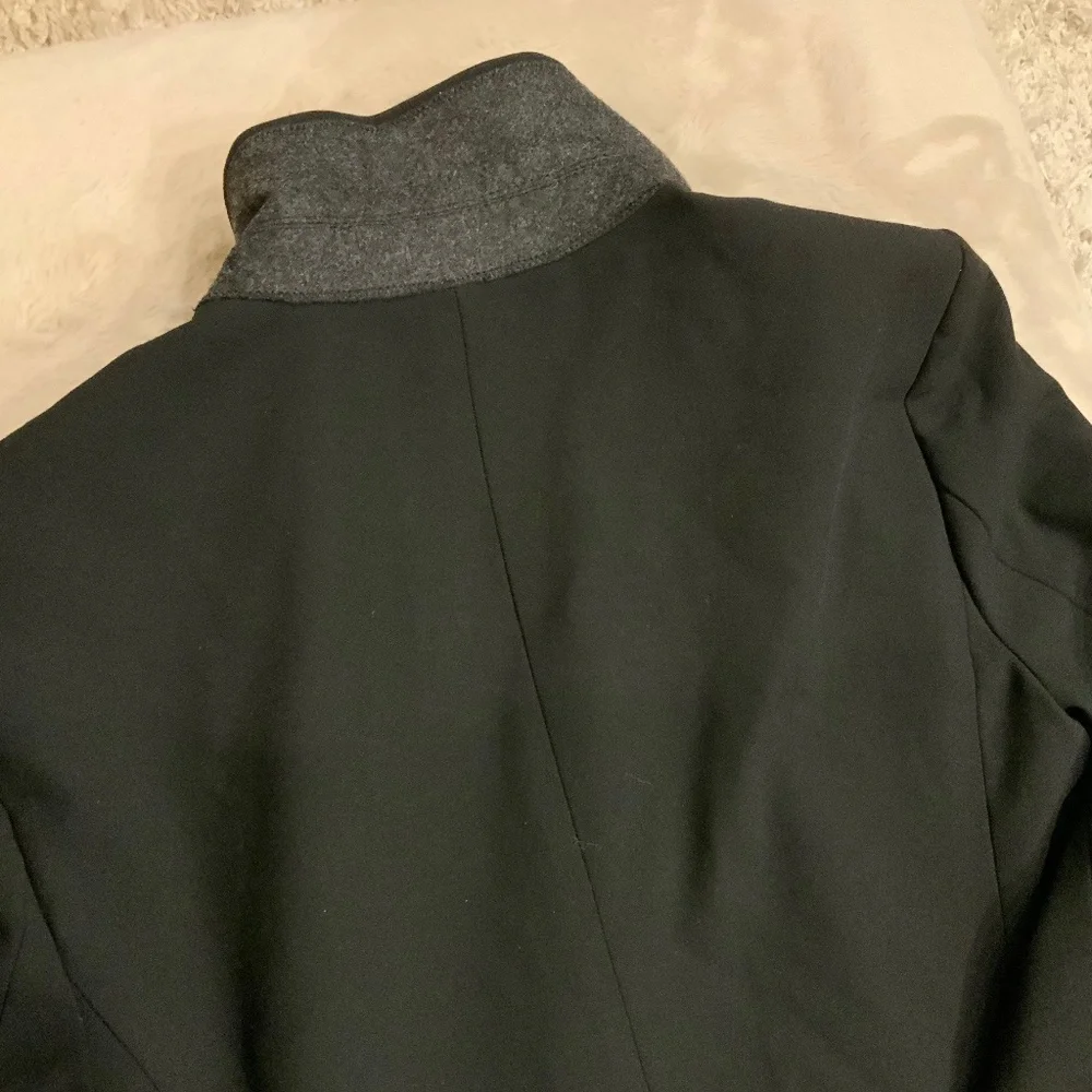 Ann Taylor Black 10 One button Blazer Quality Monochrome Minimalist Officecore